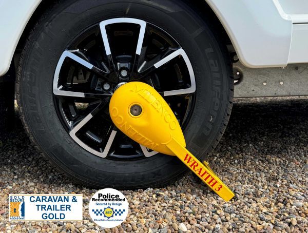 Rato spaustukas Wraith 3 Caravan Wheel Lock Parduodamas saugiai aukso spalvos