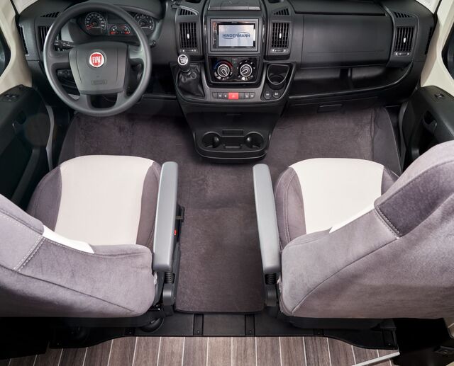 Pėdų angos izoliacija tinka VW Crafter nuo 2017 MAN TGE nuo 2018 m., kubilo forma netinka puodelių laikikliams