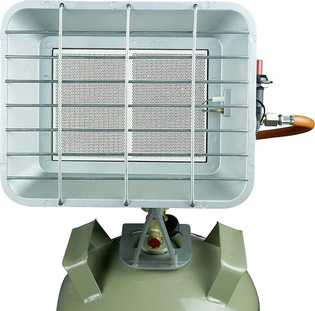 Infraraudonųjų spindulių kištukinis radiatorius BC 4200 PZ, skirtas naudoti lauke