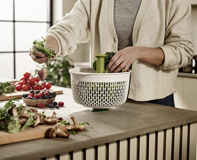 Salad spinner Joseph Joseph Spindola™ for the sink, col. green / white