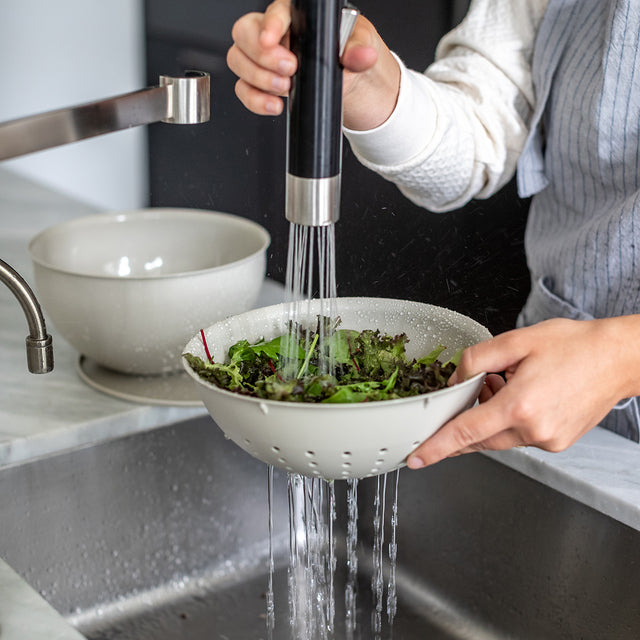 Strainer 2 l koziol PALSBY M col. nature desert sand