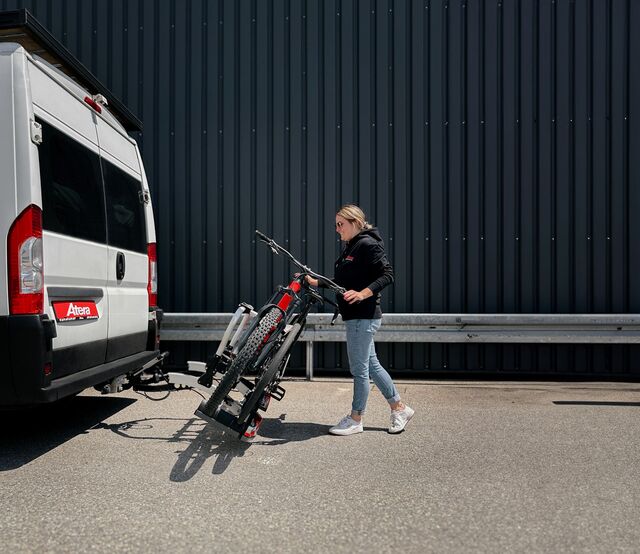 Rear bike carrier Strada EVO RV Load capacity 60 kg Color silver