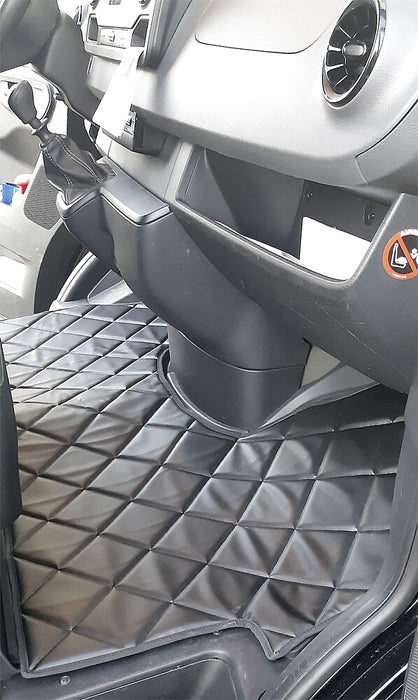 Izoliacinis kilimėlis vairuotojo kabinos grindims